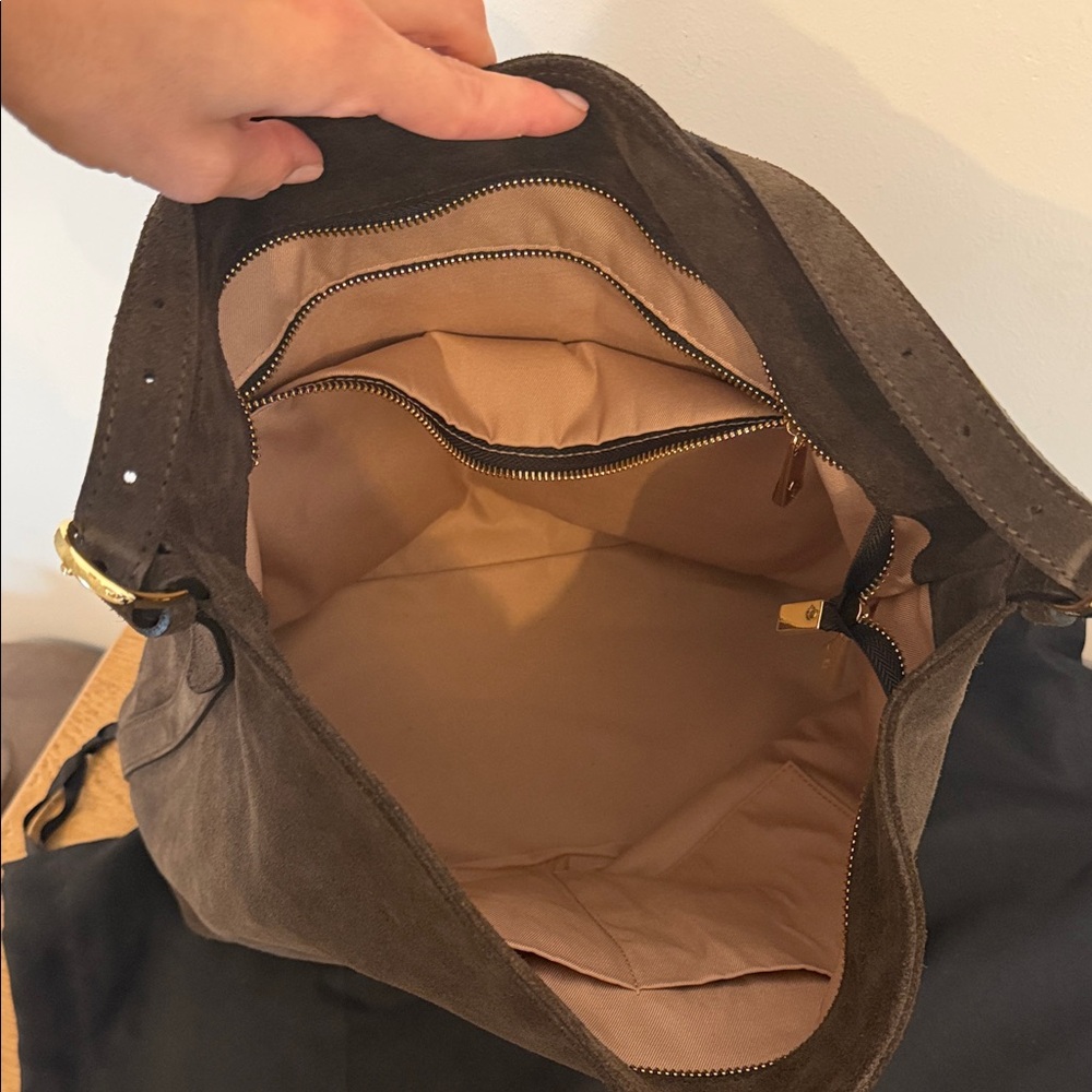 Elegant Brown Suede Shoulder Bag - Picture 3 of 10